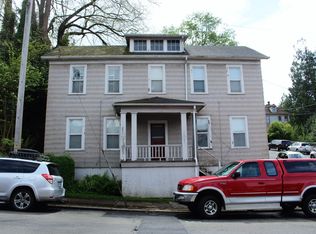 1411 Exchange St APT 1, Astoria, OR 97103