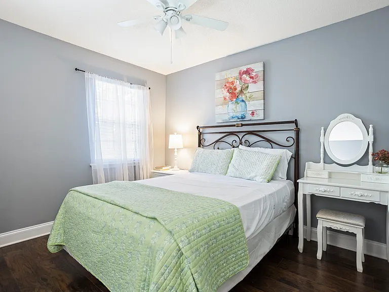 736 Maple Dr SE — Photo 17
