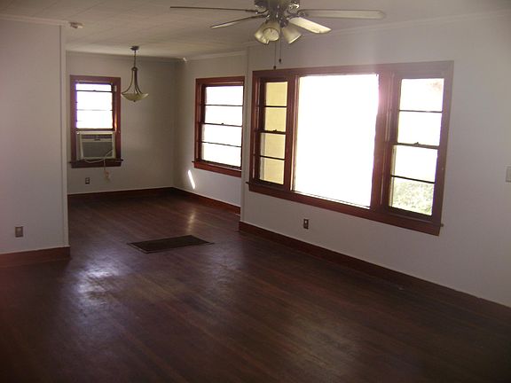 2nd image of 618 Saint Francis St