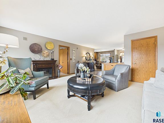 5th image of 1203 E 56th St