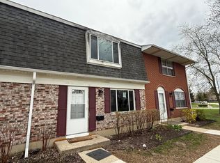 1303 Tinnerella Ave #1301, Streamwood, IL 60107