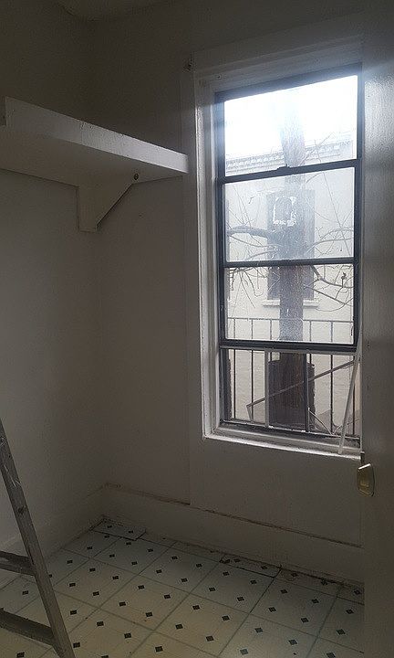 Building Photo 3