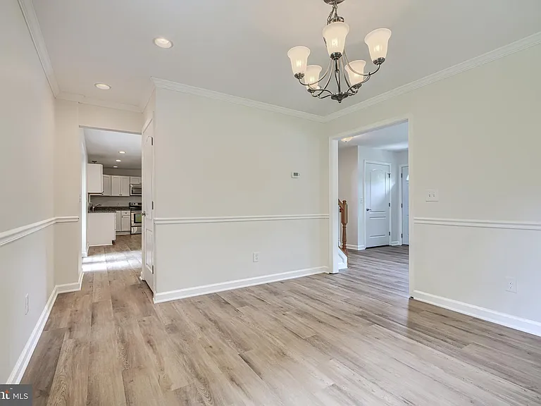 605 N Paradise Rd — Photo 9