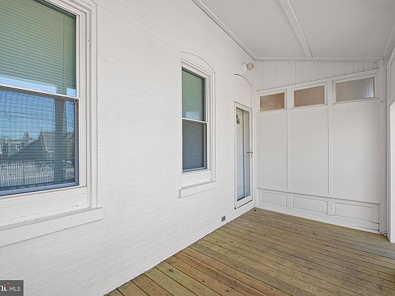 3rd image of 305 W 21st St