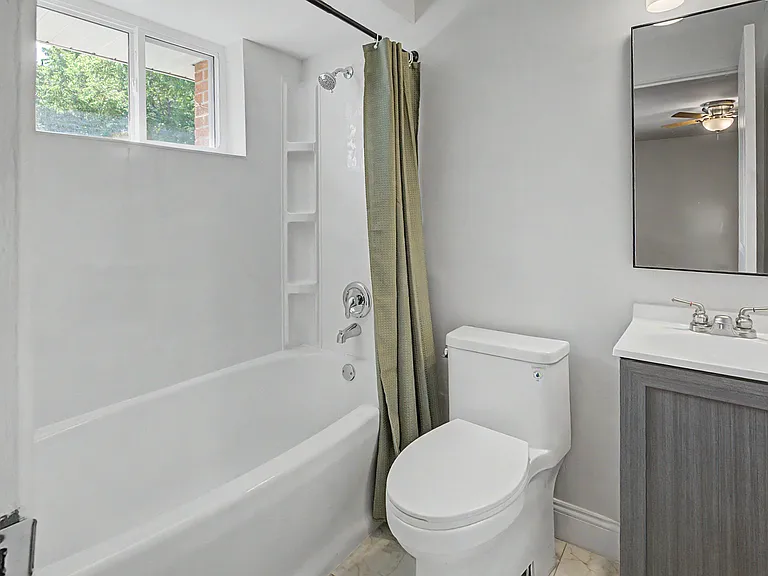 333 N Ellis St #H — Photo 4