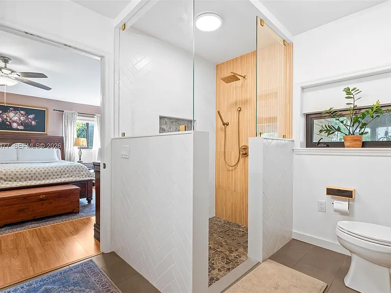 550 Westward Dr — Photo 18