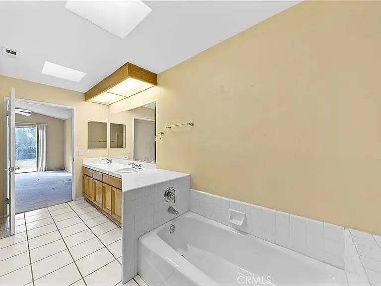 40218 Corte Lorca — Photo 14