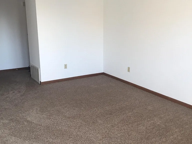 315 East Ln #4 — Photo 8
