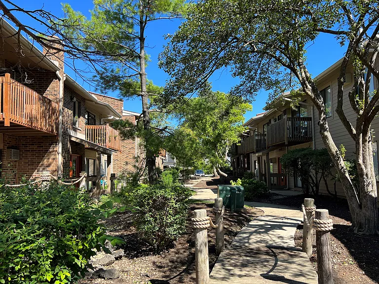 Arrowhead — Photo 23