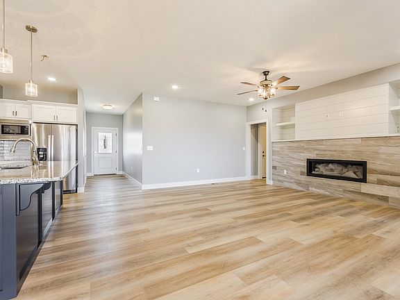 4th image of 8791 N Kelliann Way