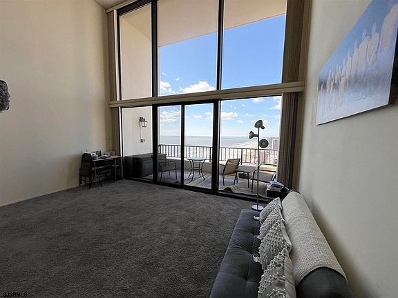 2nd image of 3851 Boardwalk Penthouse 2708-108