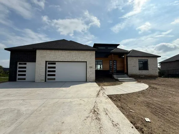 5046 N Remington St, Bel Aire, KS 67226