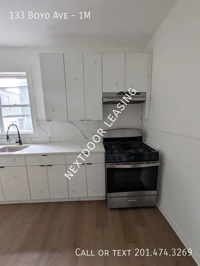 133 Boyd Ave — Photo 1