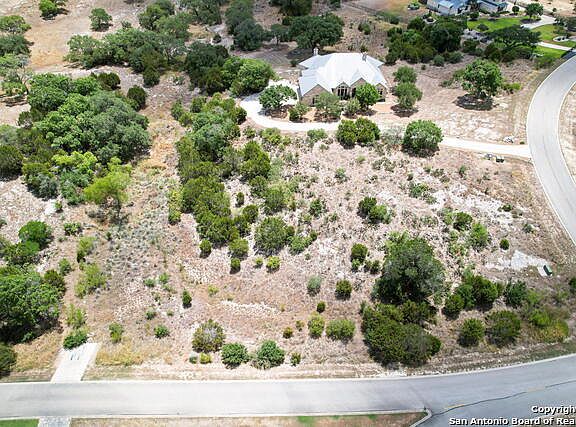 4th image of 290 Gauntlet LOT 586