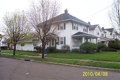 3rd image of 1023 W Hillcrest Ave