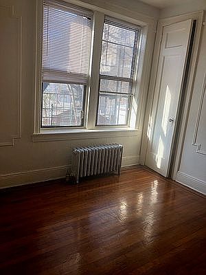 2nd image of 866 E 28th St #25
