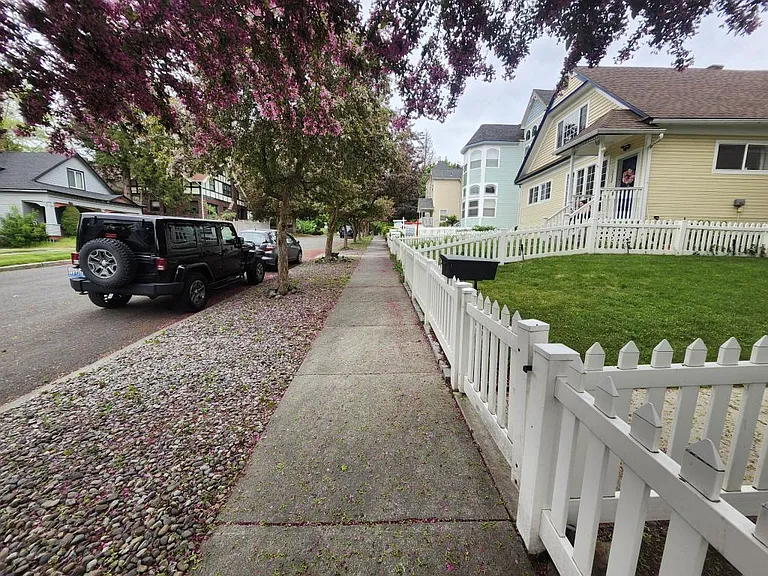 1619 W 13th Ave — Photo 4