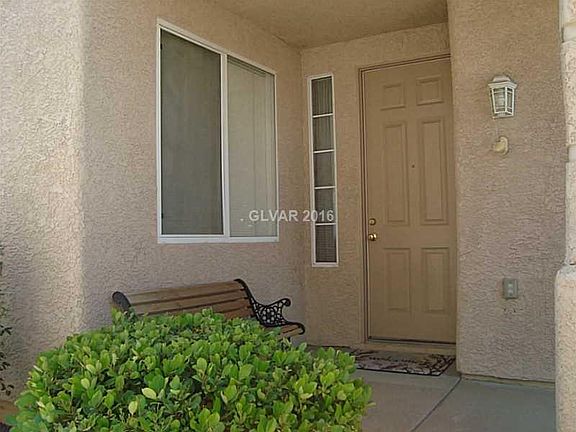 Property Photo. Beautiful Front Maintained by HOA
