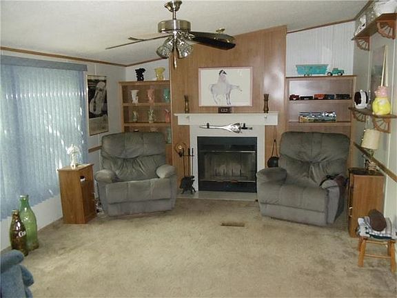 3rd image of 120 Teresa Ln