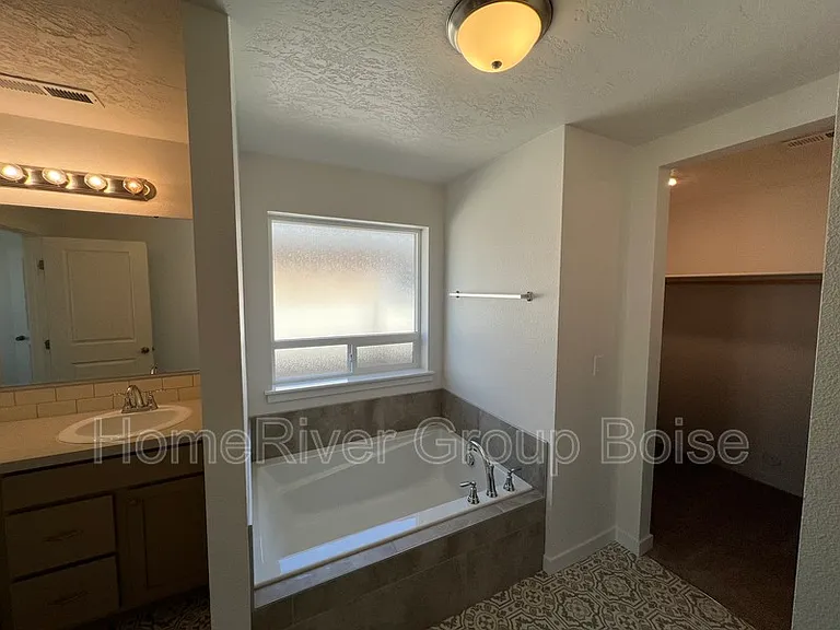 3794 E Berwick Dr — Photo 11