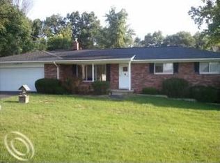9940 Burgess Ct, White Lake, MI