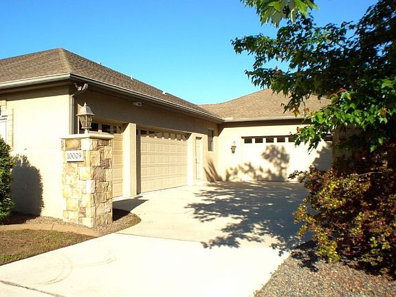 5 car garage area