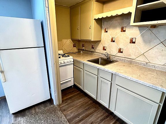 3rd image of 1716 E St #6