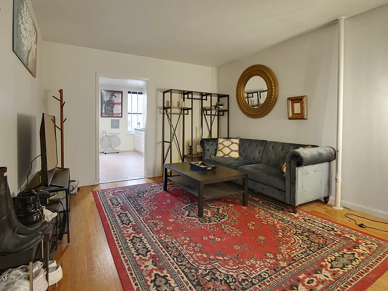 259 E 33rd St #2 — Photo 2