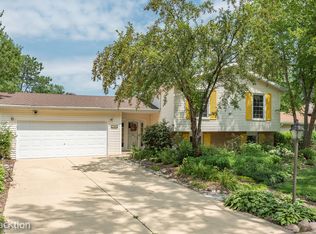 1122 69th St, Darien, IL 60561
