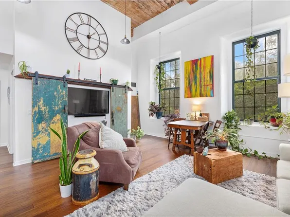 15 Higgins St APT 317, Smithfield, RI 02917