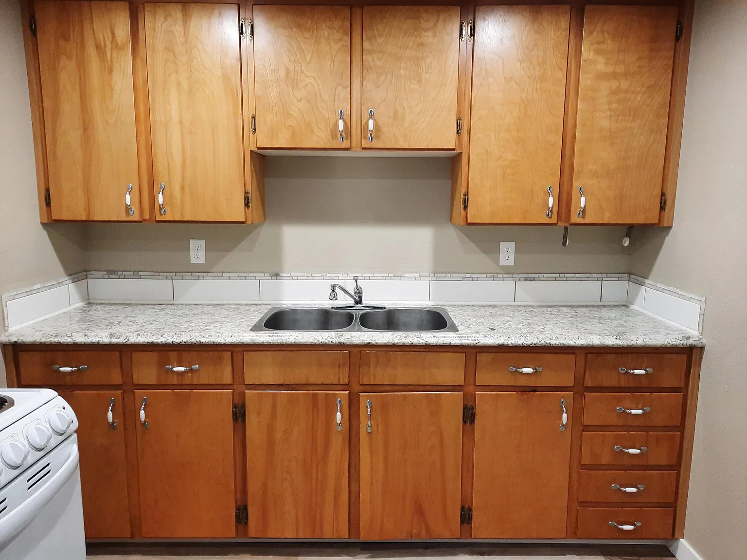 2 bed, 1000 sqft, $1,100 — Photo 4