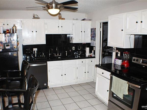 3rd image of 307 E Vine Ave