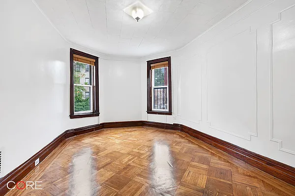 Rented by CORE | media 10