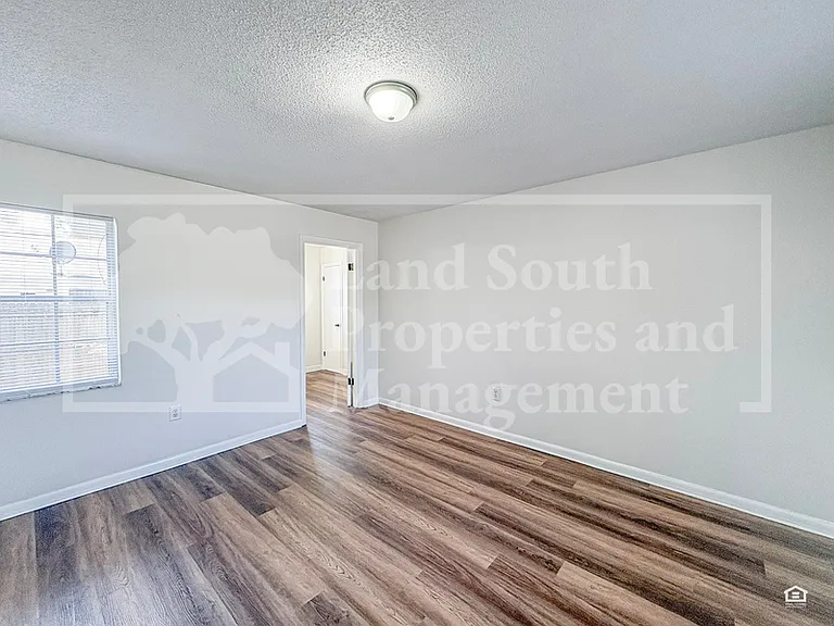420 Allamanda Dr — Photo 9