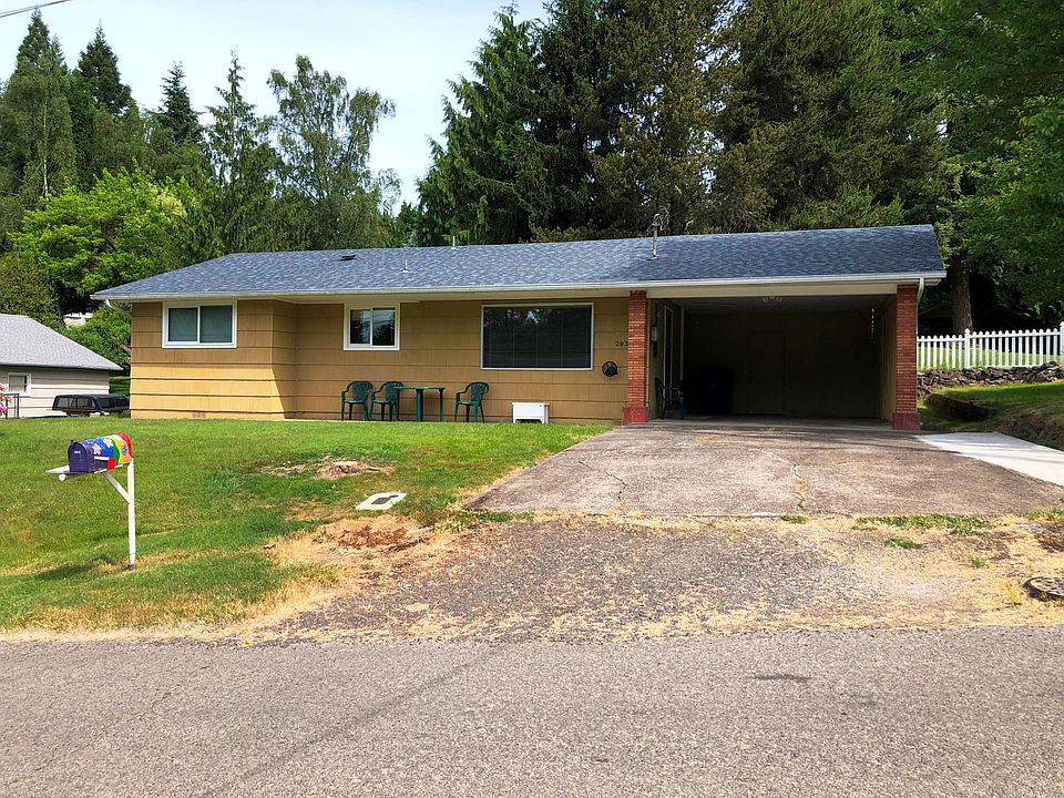 1st image of 203 Crescent Dr