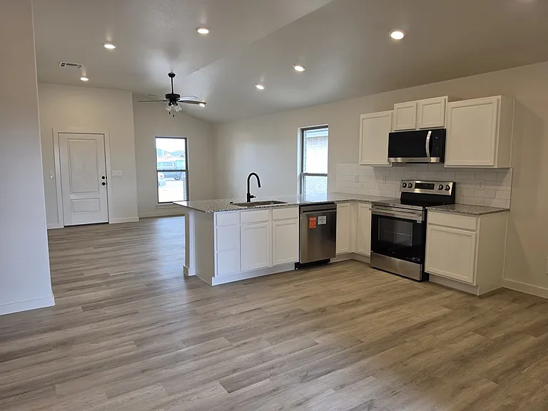 6220 Kingsville St — Photo 9