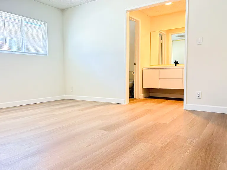 333 N Monterey St — Photo 11