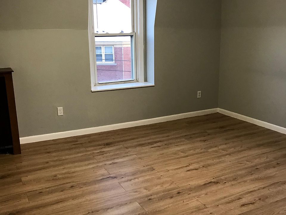 2nd image of 40 College St APT 3