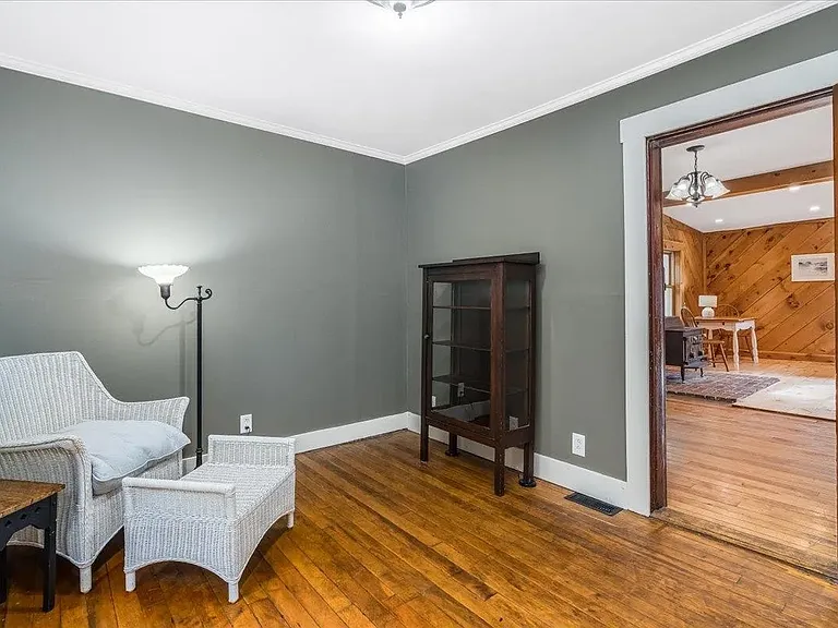 58 Violet St — Photo 15