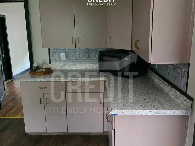 10 Cedar St — Photo 4