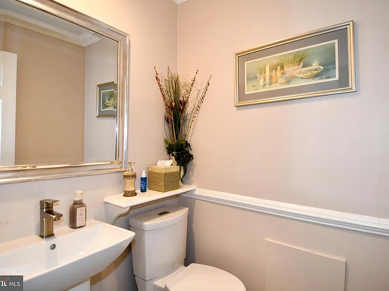 9401 Hickory View Pl — Photo 19