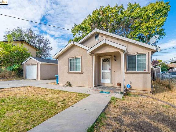 3rd image of 1512 Noia Ave