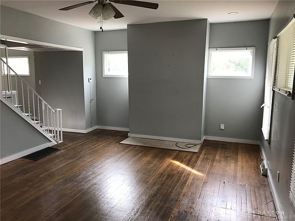 2nd image of 156 E Hillcrest Ave