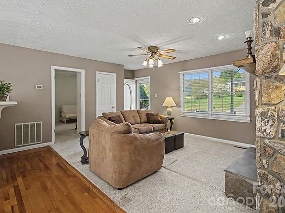 5th image of 21 Sydney Ln