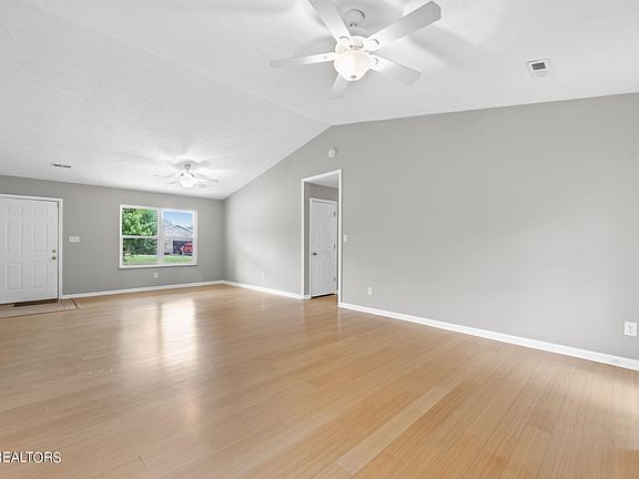 4th image of 1141 Carollwood Rd