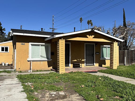 2nd image of 102 Oak St