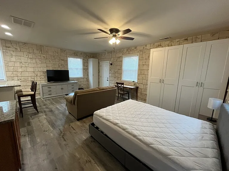 2226 Knickerbocker Dr — Photo 5