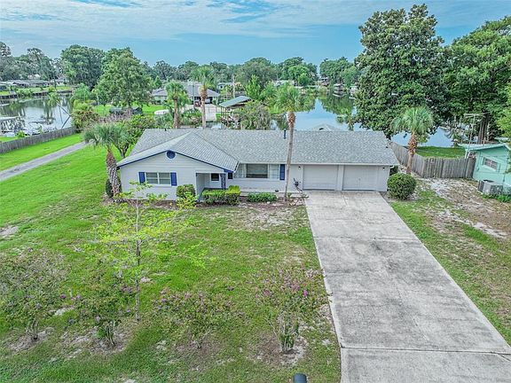 3rd image of 2712 GRAND ISLAND SHORES ROAD