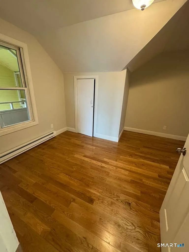 3 bed, 1.0 bath, 750 sqft, $1,600 — Photo 1