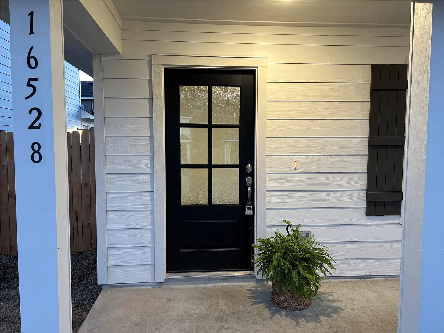 3 bed, 2.0 bath, 900 sqft, $1,550 — Photo 4